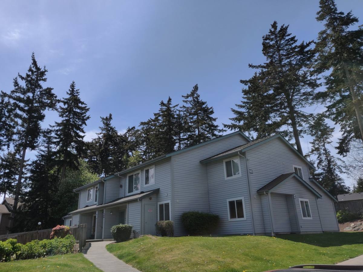 Apartment for rent at 31 & 65 NW Crosby Ave, Oak Harbor, WA 98277