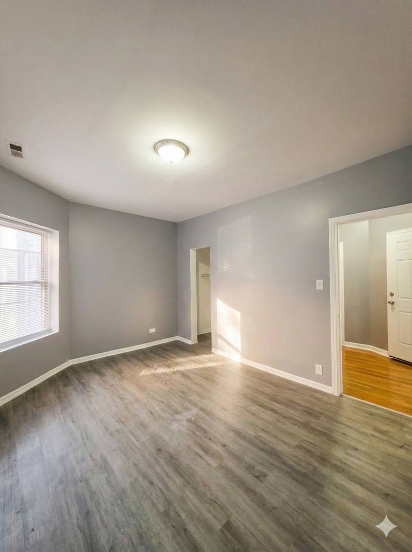 Apartment for rent at 7927 S Essex Ave, Chicago, IL 60617