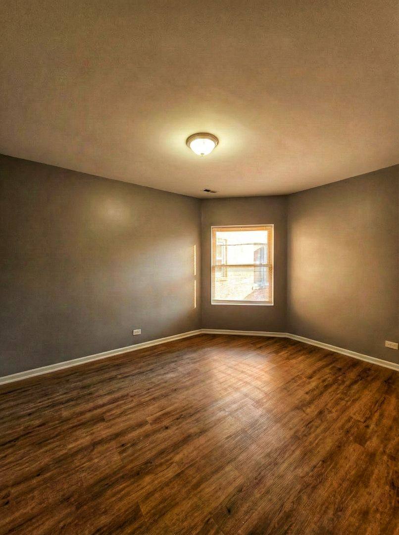 Apartment for rent at 7927 S Essex Ave, Chicago, IL 60617