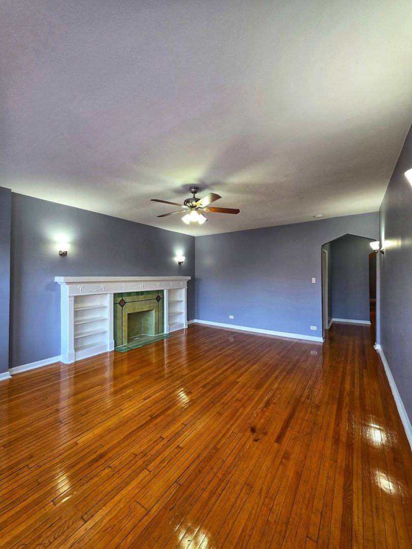 Apartment for rent at 7927 S Essex Ave, Chicago, IL 60617