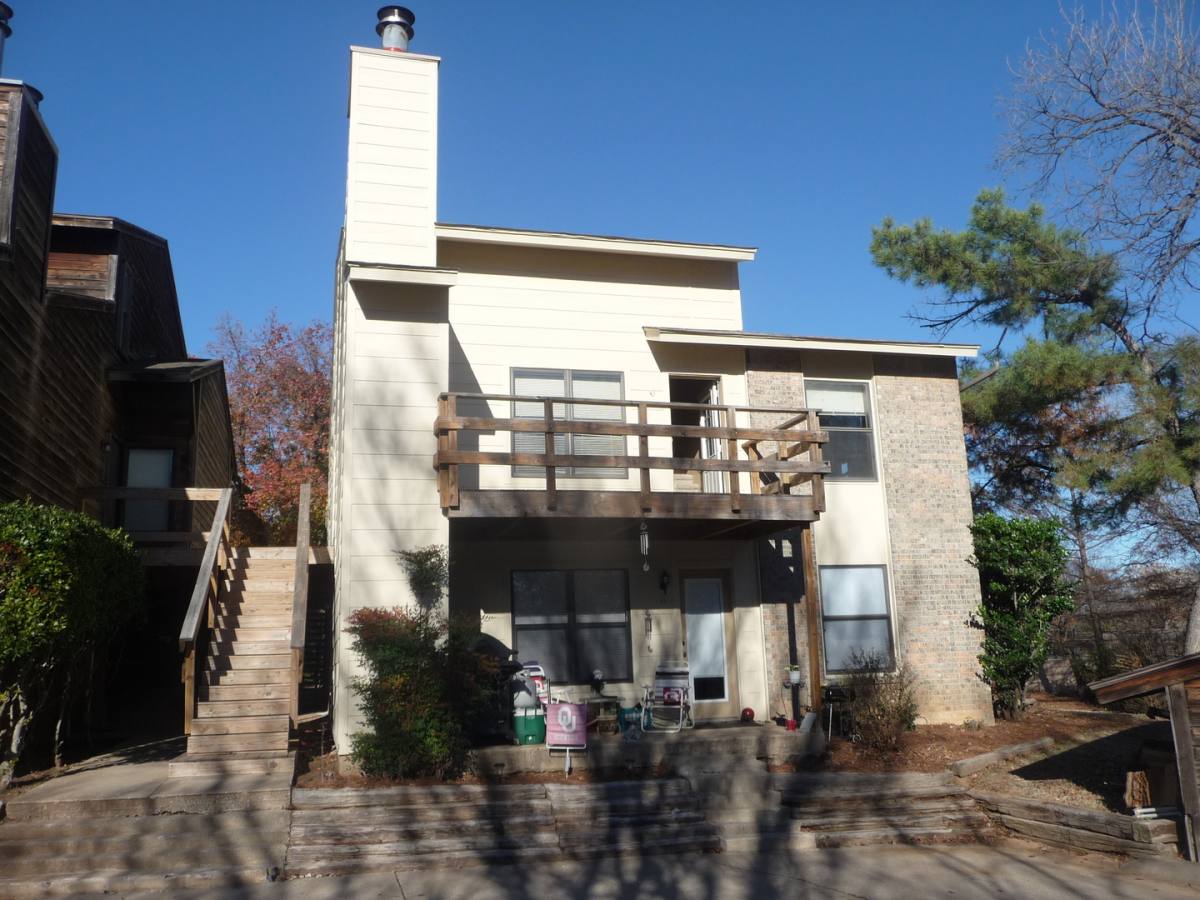 Apartment for rent at 2802 NE 9th St, Lawton, OK 73507