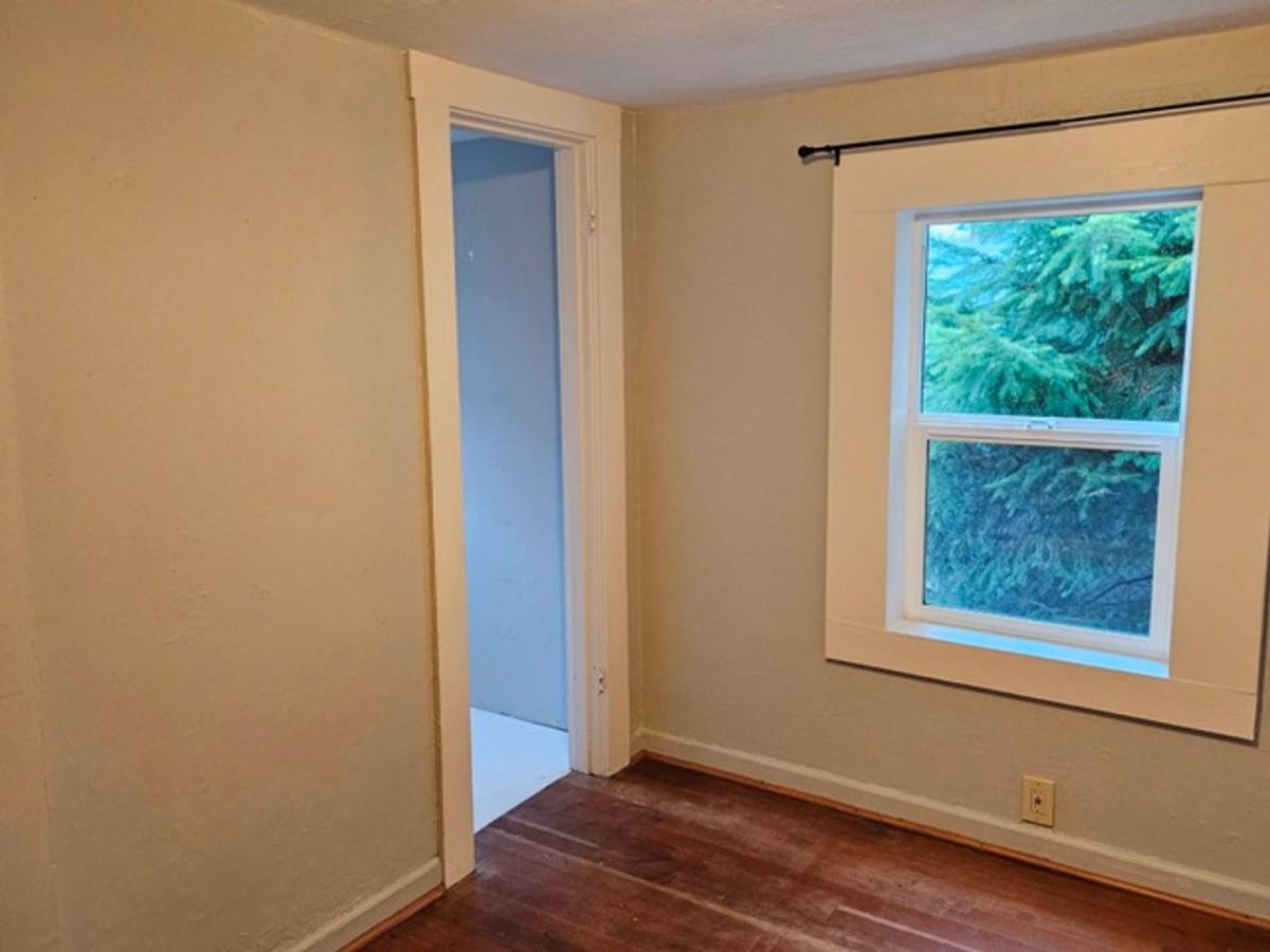 Apartment for rent at 1932 Chemeketa St NE, Salem, OR 97301