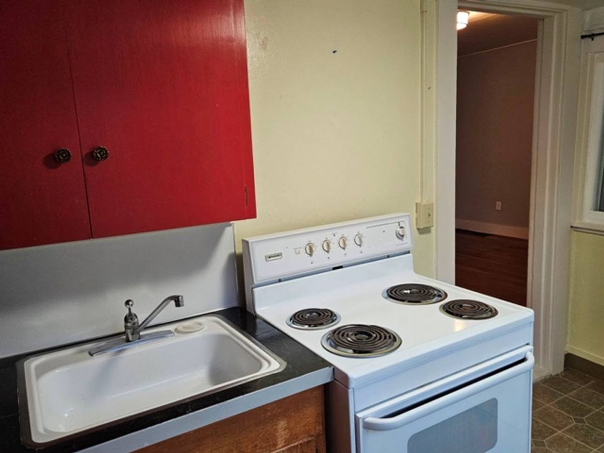 Apartment for rent at 1932 Chemeketa St NE, Salem, OR 97301