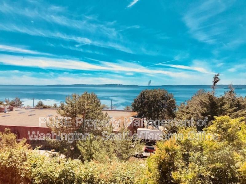 Apartment for rent at 6609 SW Admiral Way #22, Seattle, WA 98116