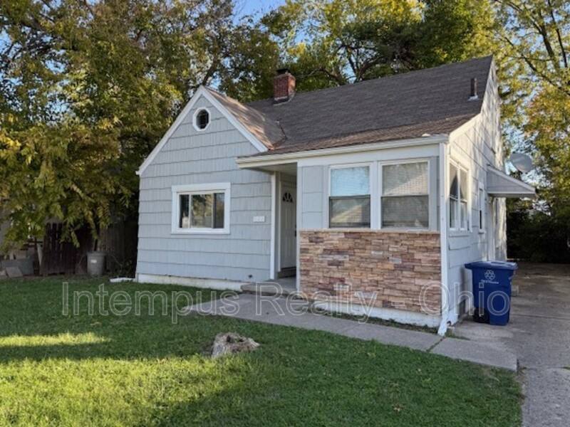 House for rent at 692 S Wheatland Ave, Columbus, OH 43204