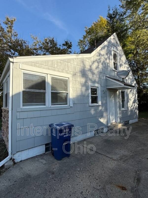 House for rent at 692 S Wheatland Ave, Columbus, OH 43204