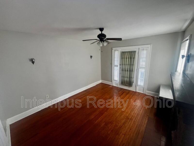 Apartment for rent at 4237 Vine St #2, Cincinnati, OH 45217
