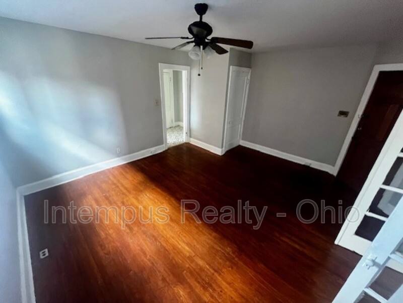 Apartment for rent at 4237 Vine St #2, Cincinnati, OH 45217