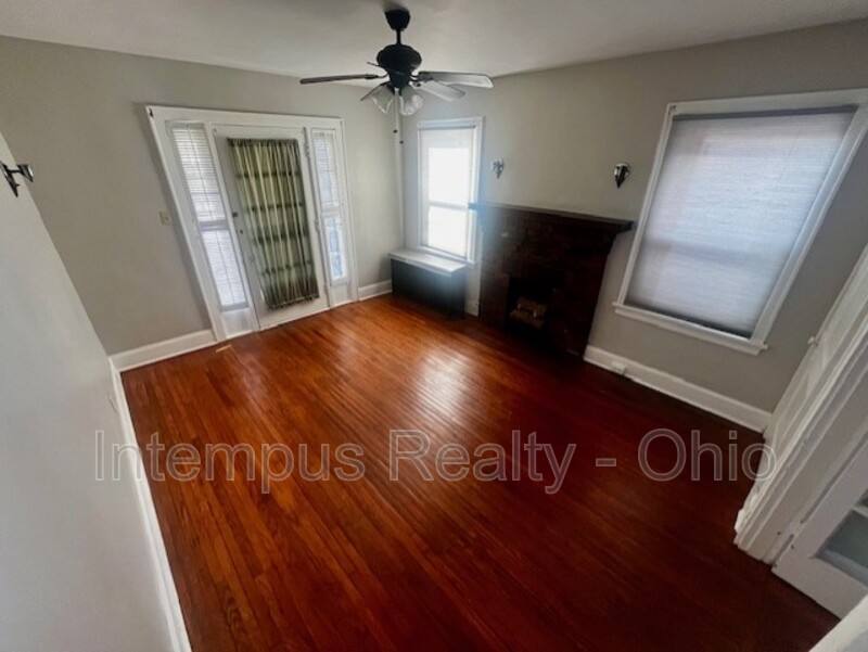 Apartment for rent at 4237 Vine St #2, Cincinnati, OH 45217