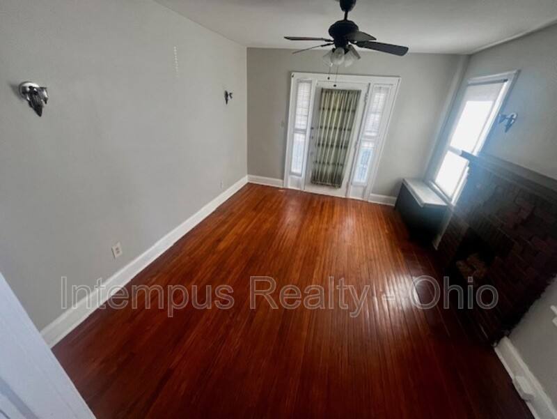 Apartment for rent at 4237 Vine St #2, Cincinnati, OH 45217