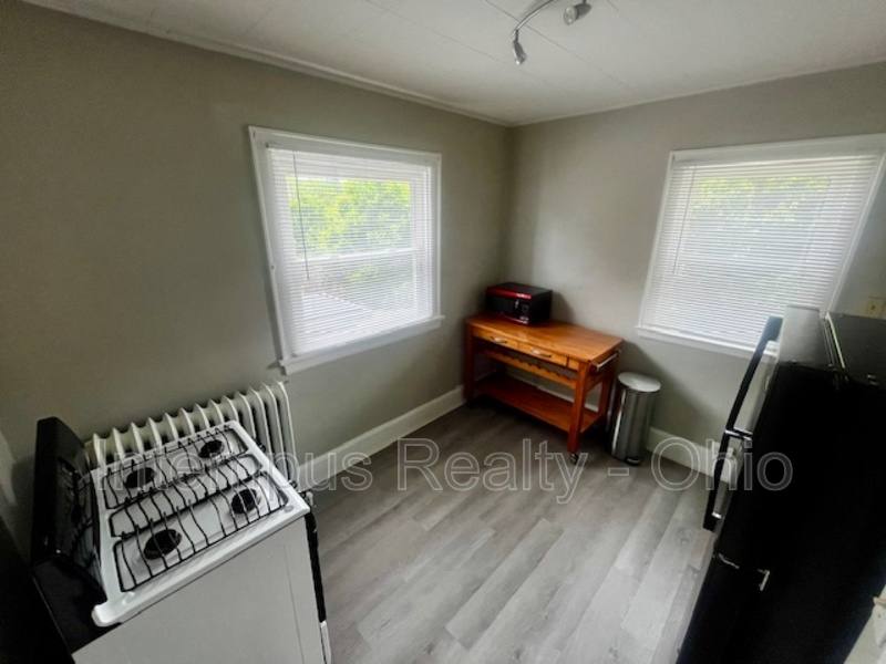 Apartment for rent at 4237 Vine St #4, Cincinnati, OH 45217