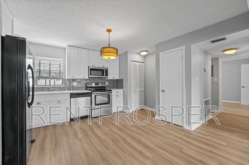 Condo for rent at 317 E Amelia St #4, Orlando, FL 32801