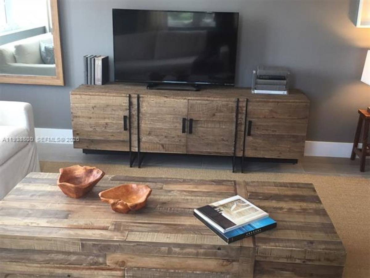 Apartment for rent at 100 Lincoln Rd, Miami Beach, FL 33139