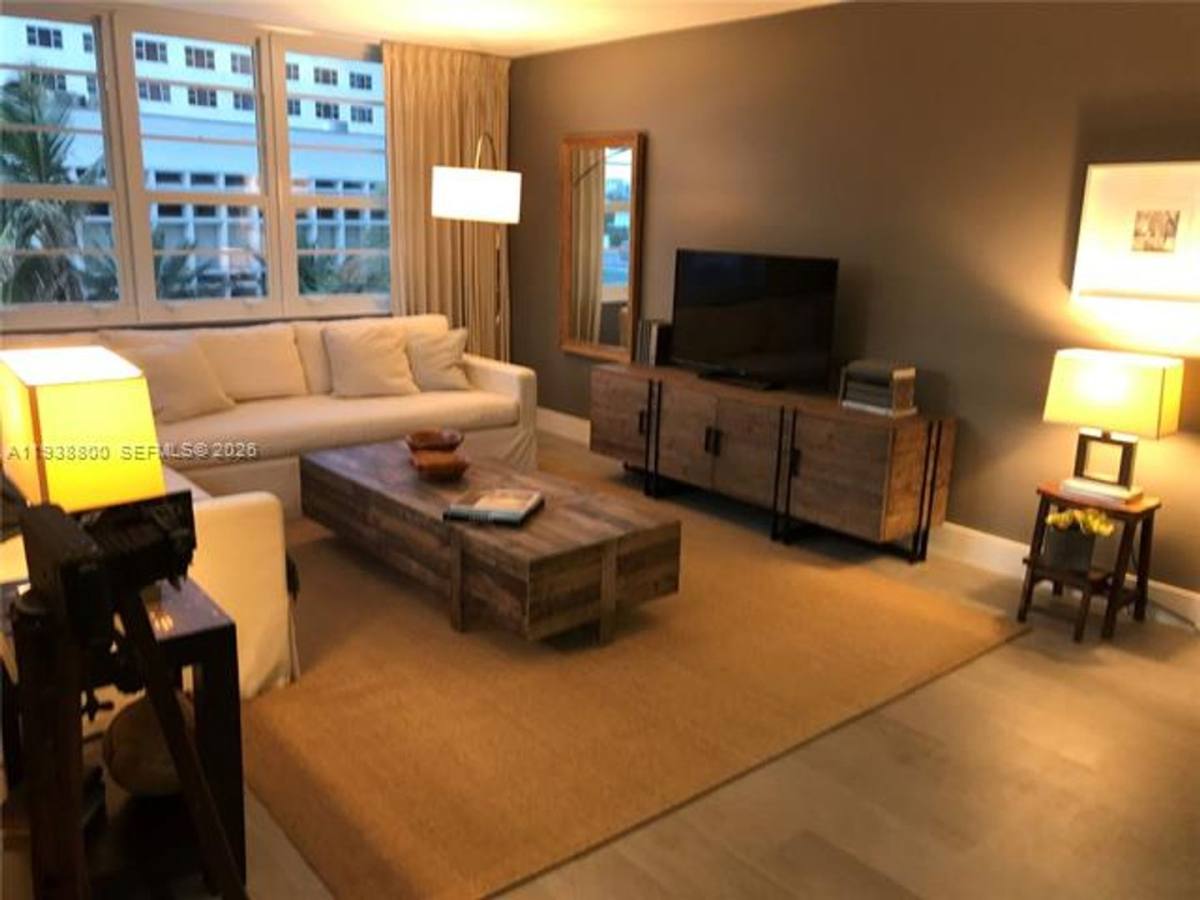 Apartment for rent at 100 Lincoln Rd, Miami Beach, FL 33139