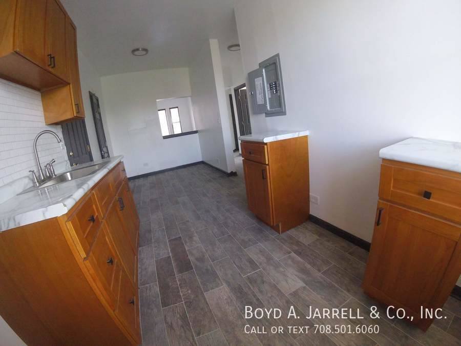 Apartment for rent at 68 E 57th St, Chicago, IL 60637