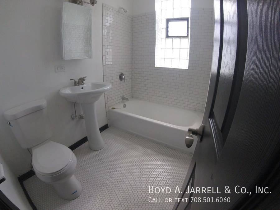 Apartment for rent at 68 E 57th St, Chicago, IL 60637