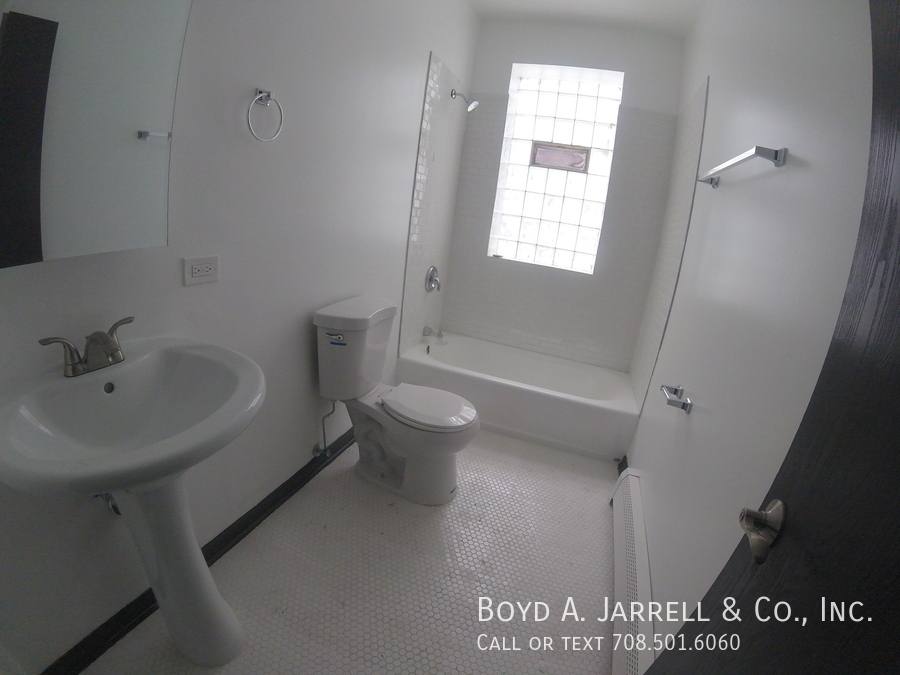 Apartment for rent at 68 E 57th St, Chicago, IL 60637