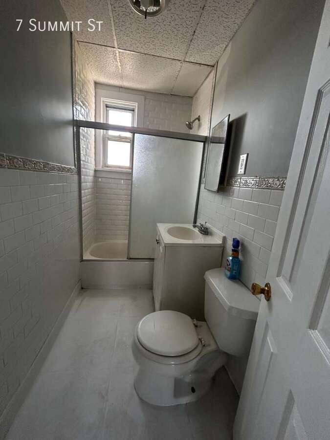 Apartment for rent at 7 Summit St, Yonkers, NY 10701