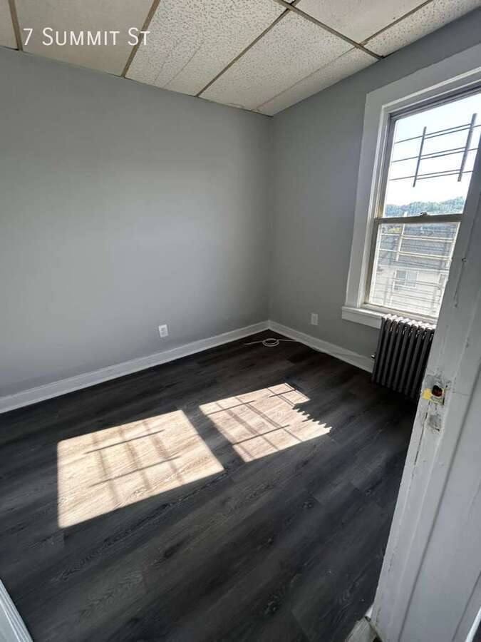 Apartment for rent at 7 Summit St, Yonkers, NY 10701