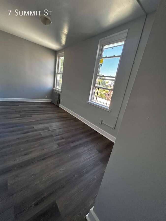 Apartment for rent at 7 Summit St, Yonkers, NY 10701