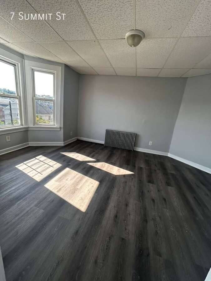 Apartment for rent at 7 Summit St, Yonkers, NY 10701