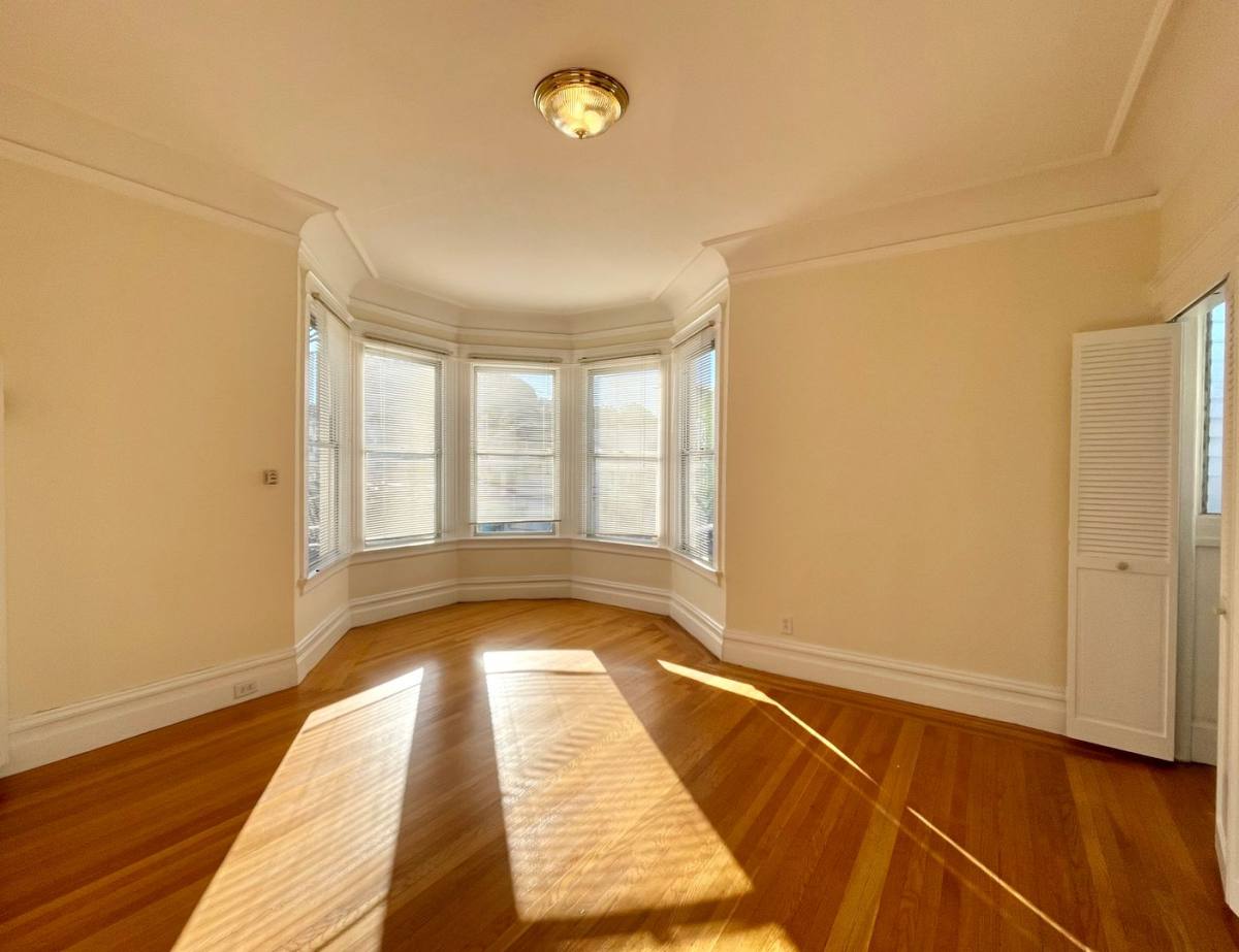 1104 Irving St, San Francisco, CA 94122