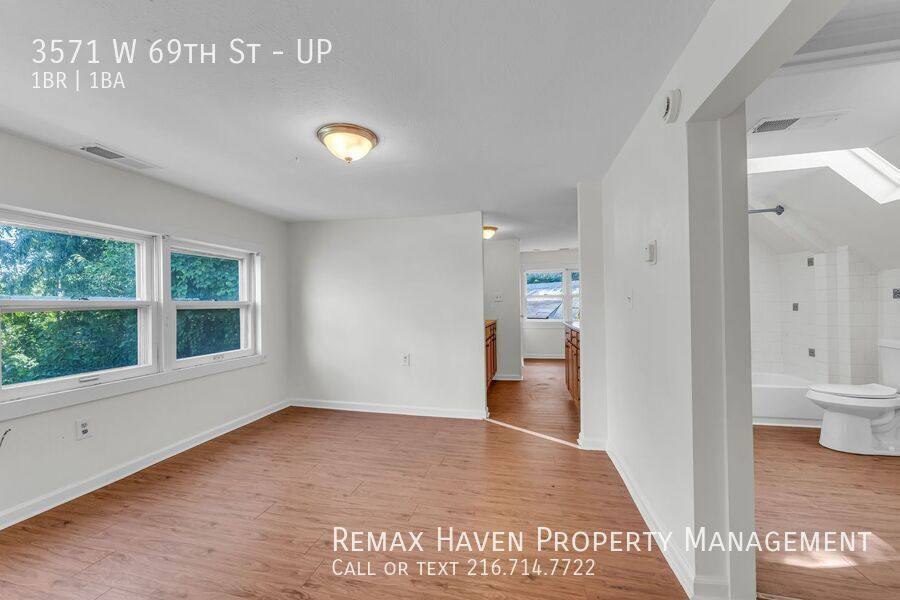 Apartment for rent at 3571 W 69th St #UP, Cleveland, OH 44102