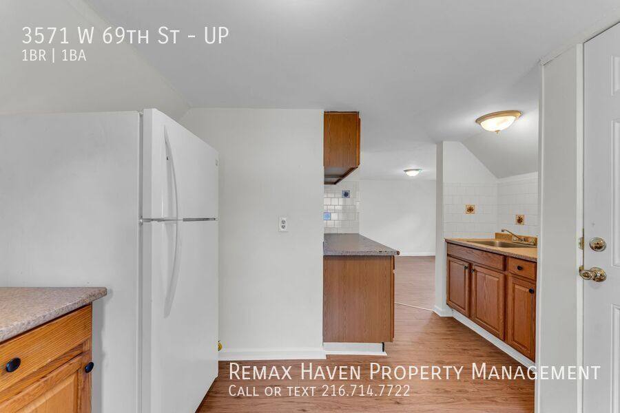 Apartment for rent at 3571 W 69th St #UP, Cleveland, OH 44102