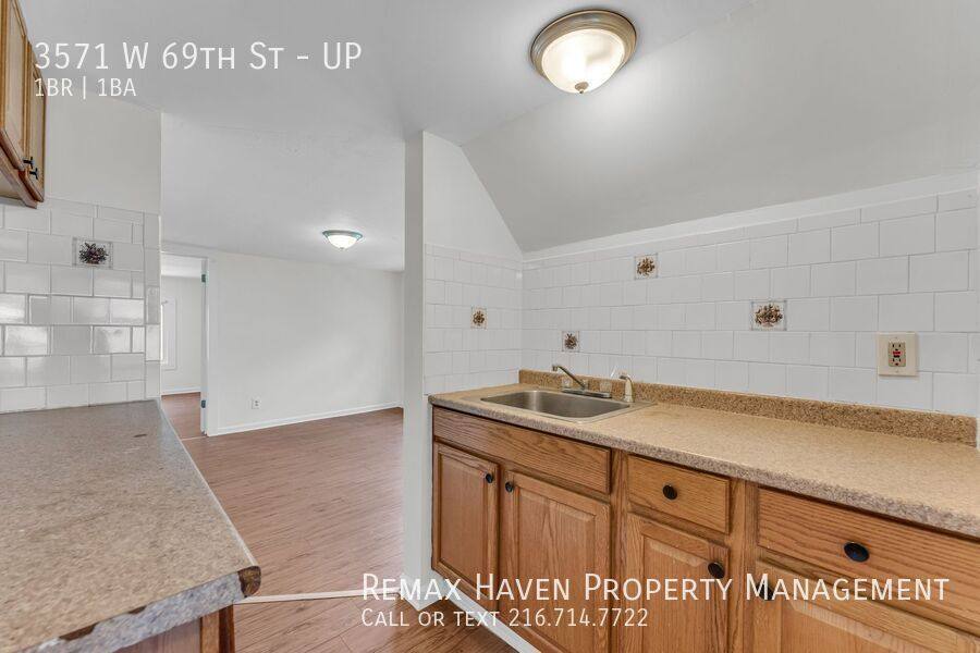 Apartment for rent at 3571 W 69th St #UP, Cleveland, OH 44102