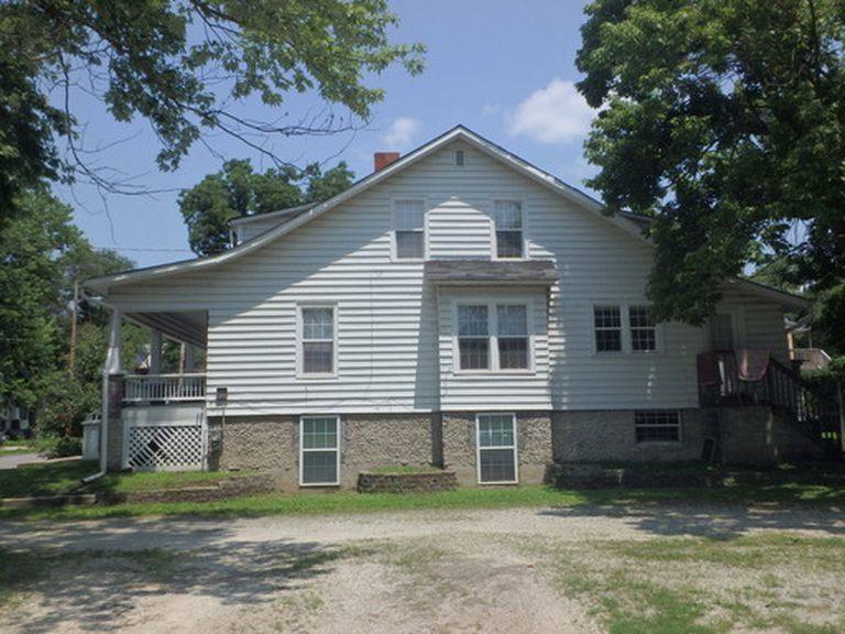 Apartment for rent at 404 N Ninth St, Columbia, MO 65201