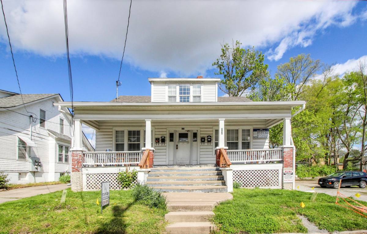 Apartment for rent at 404 N Ninth St, Columbia, MO 65201