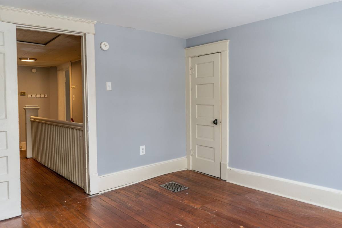Apartment for rent at 404 N Ninth St, Columbia, MO 65201