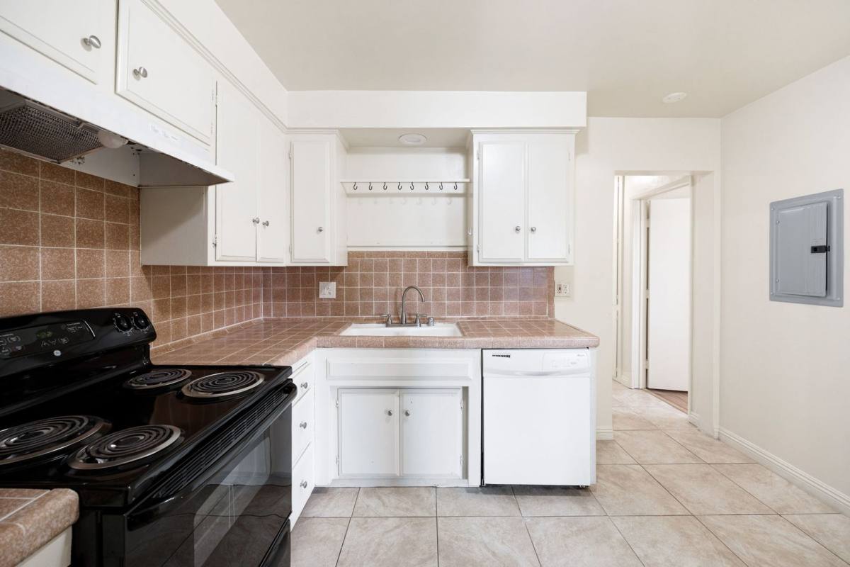 Apartment for rent at 2761 N Golden Ave, San Bernardino, CA 92404