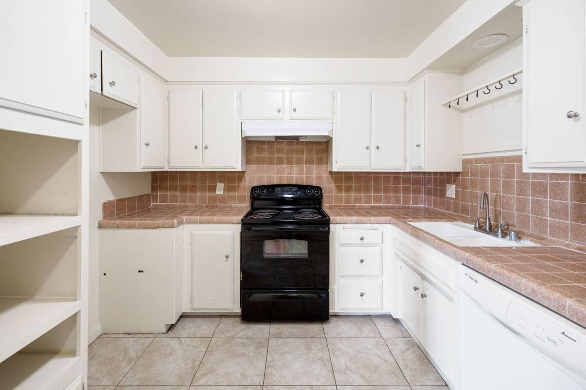 Apartment for rent at 2761 N Golden Ave, San Bernardino, CA 92404