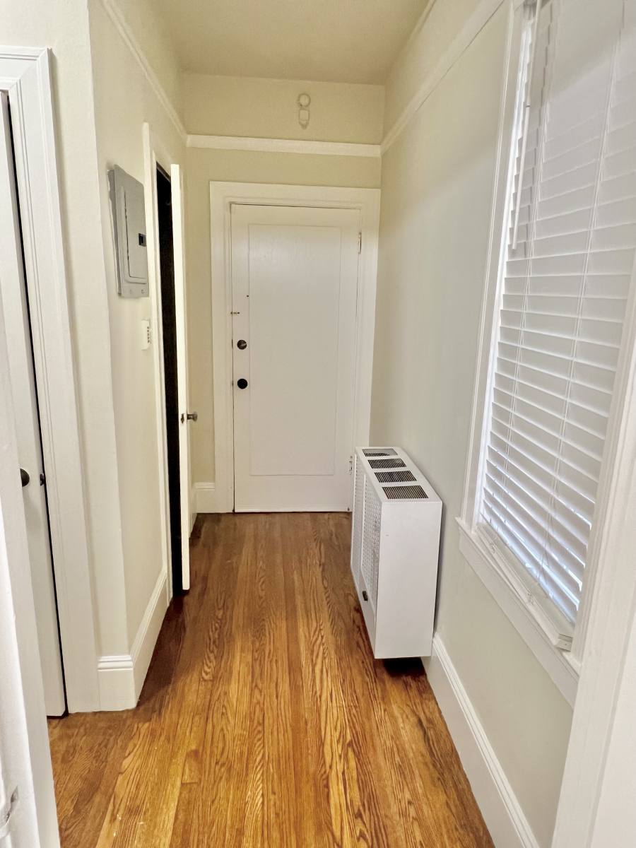 Apartment for rent at 3860 California St #1, San Francisco, CA 94118