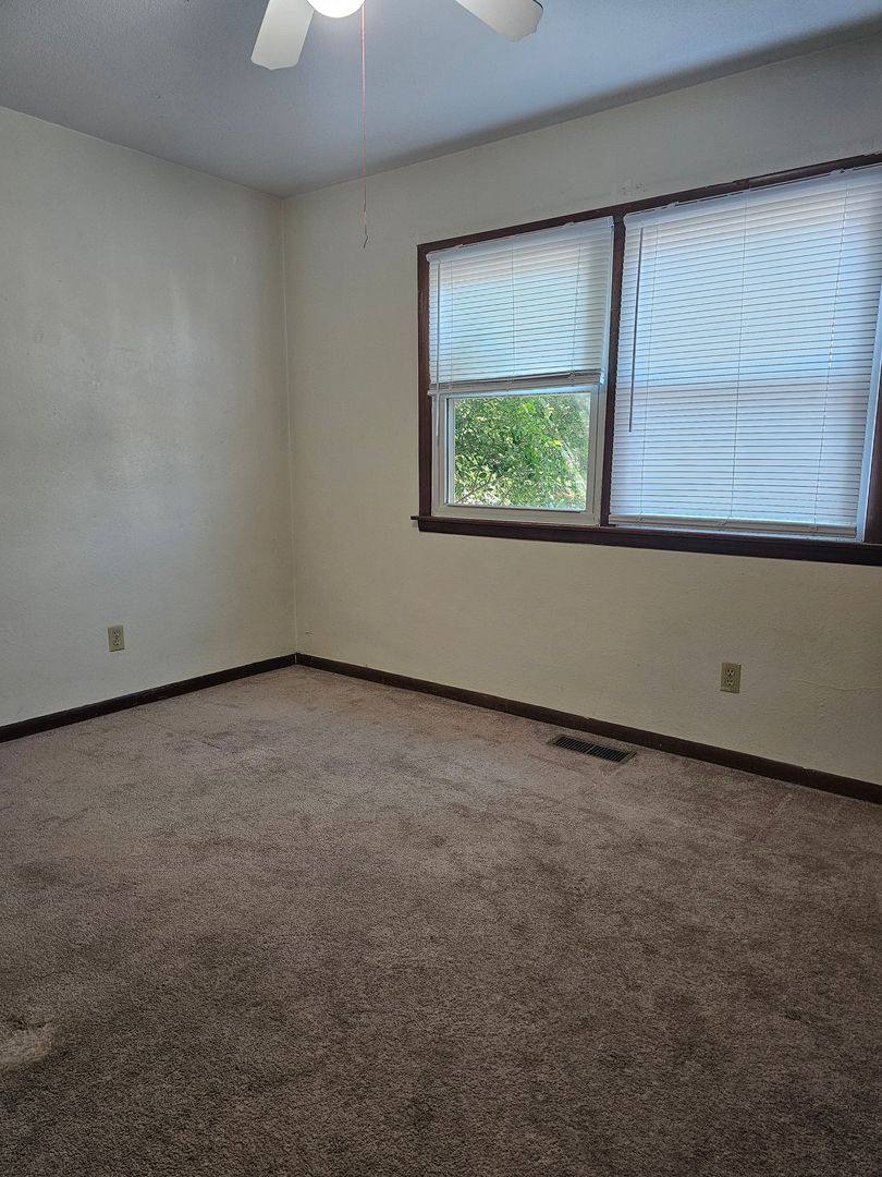 824 Sixth St, Bowling Green, OH 43402 - Apartment for Rent - Image 8