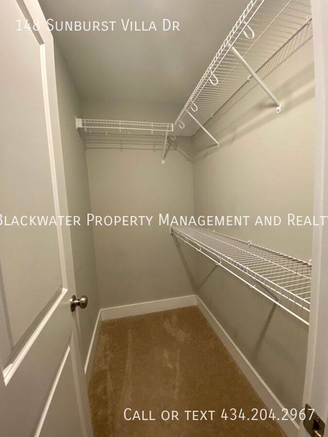 Townhouse for rent at 148 Sunburst Villa Dr, Evington, VA 24550