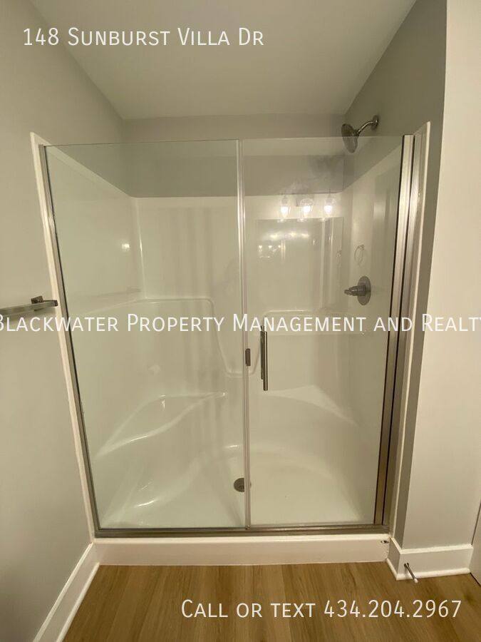 Townhouse for rent at 148 Sunburst Villa Dr, Evington, VA 24550