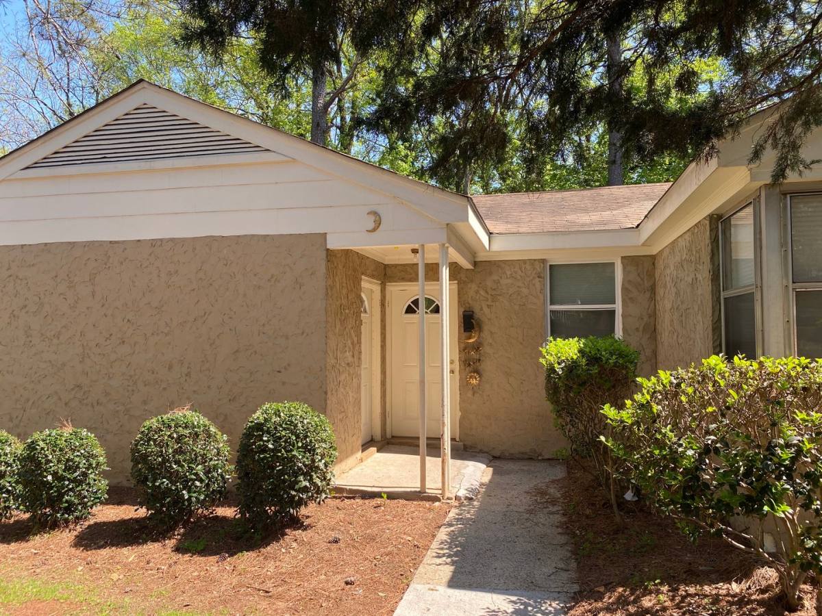 Apartment for rent at 1-12 Jefferson Place, Athens, GA 30601