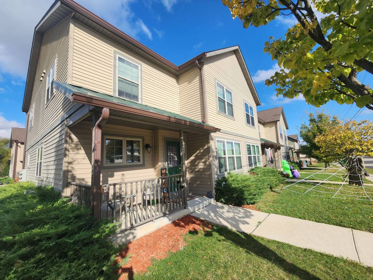 Townhouse for rent at 203 S Main St, Edgerton, WI 53534