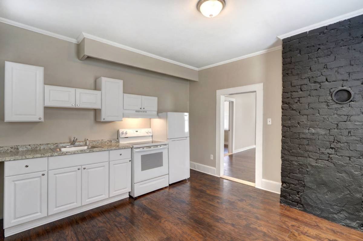Apartment for rent at 2425 Drayton St, Savannah, GA 31401