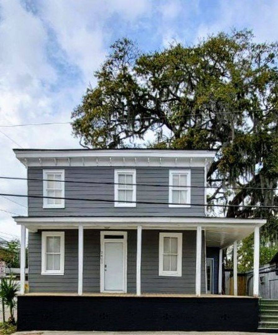 Apartment for rent at 2425 Drayton St, Savannah, GA 31401