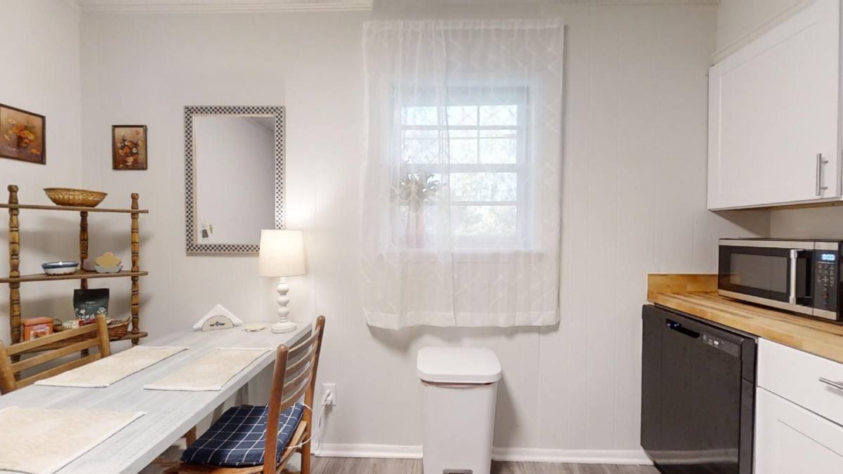 Apartment for rent at 640 N Ross St, Auburn, AL 36830