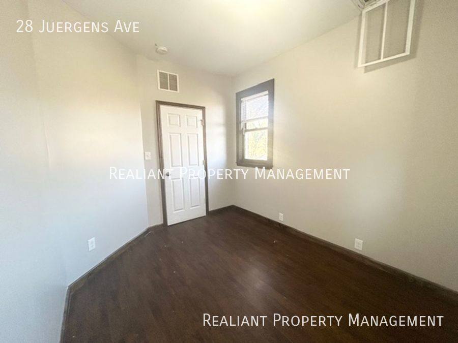 Apartment for rent at 28 Juergens Ave, Cincinnati, OH 45220
