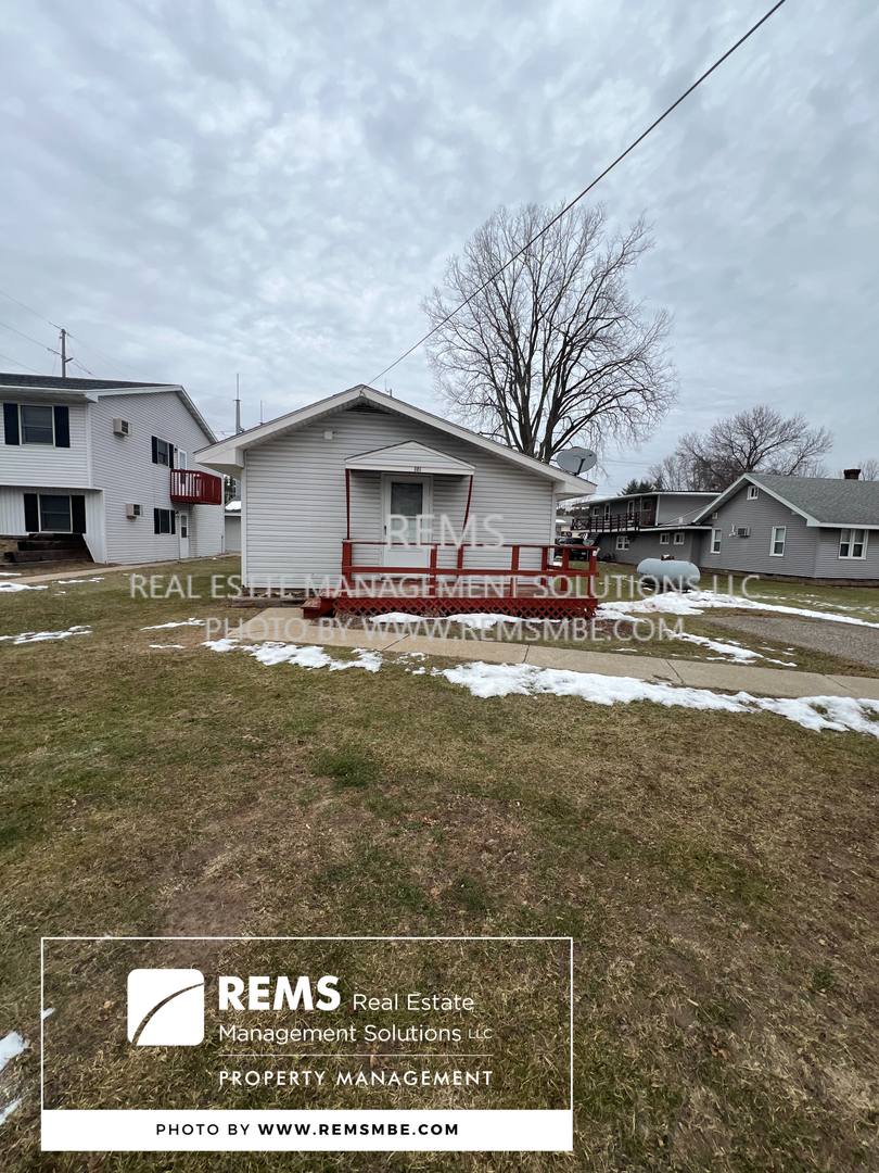 House for rent at 151 W Adams St, Wisconsin Dells, WI 53965