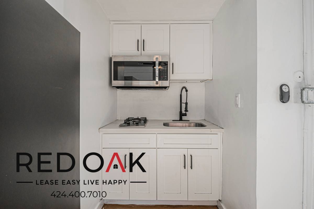 Condo for rent at 1026 W 22nd St #4, Los Angeles, CA 90007