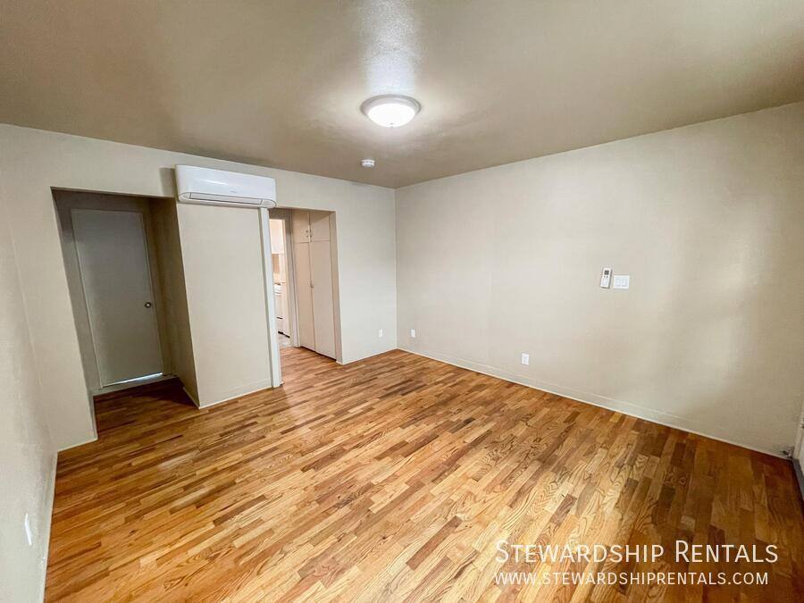 Apartment for rent at 942 E 18th Ave #3, Eugene, OR 97403