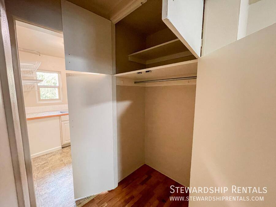 Apartment for rent at 942 E 18th Ave #3, Eugene, OR 97403