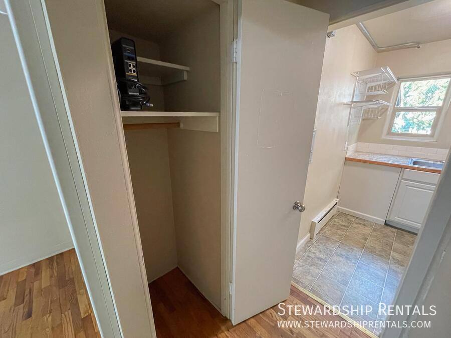 Apartment for rent at 942 E 18th Ave #3, Eugene, OR 97403