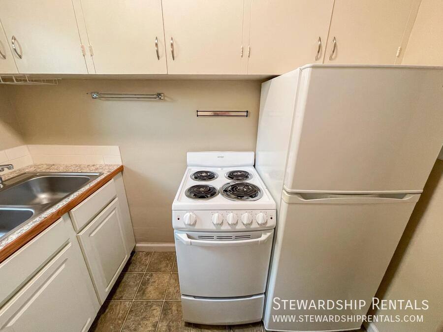 Apartment for rent at 942 E 18th Ave #3, Eugene, OR 97403